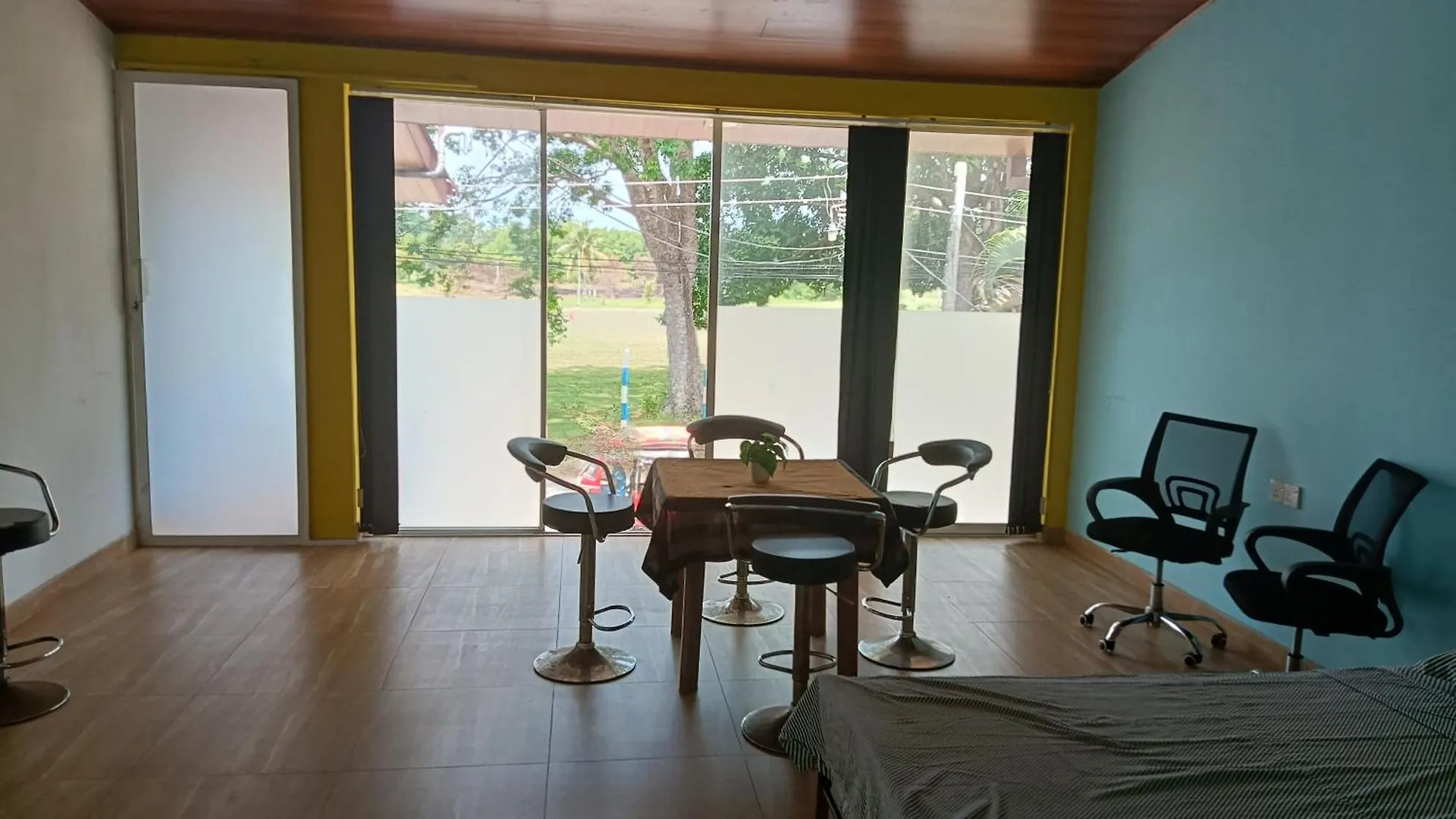 This Is It Airport Hotel And Restaurant Negombo 2*,