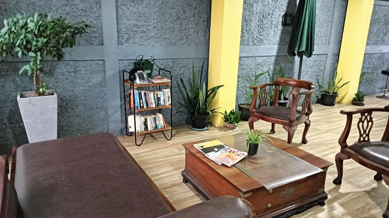 Guest house This Is It Airport Hotel And Restaurant Negombo