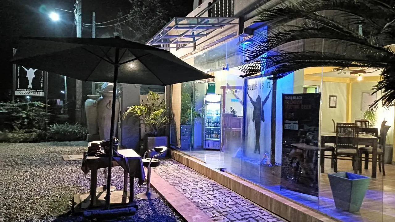 Guest house This Is It Airport Hotel And Restaurant Negombo