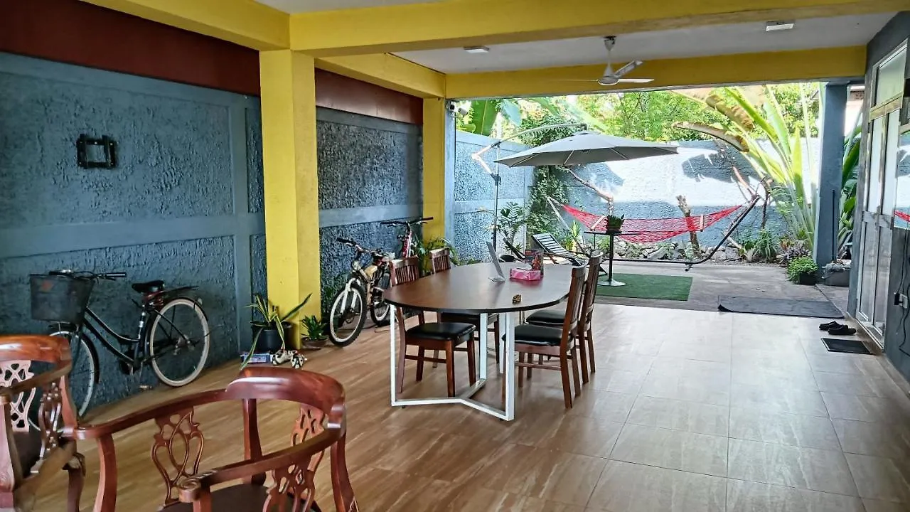 This Is It Airport Hotel And Restaurant Negombo 2*,
