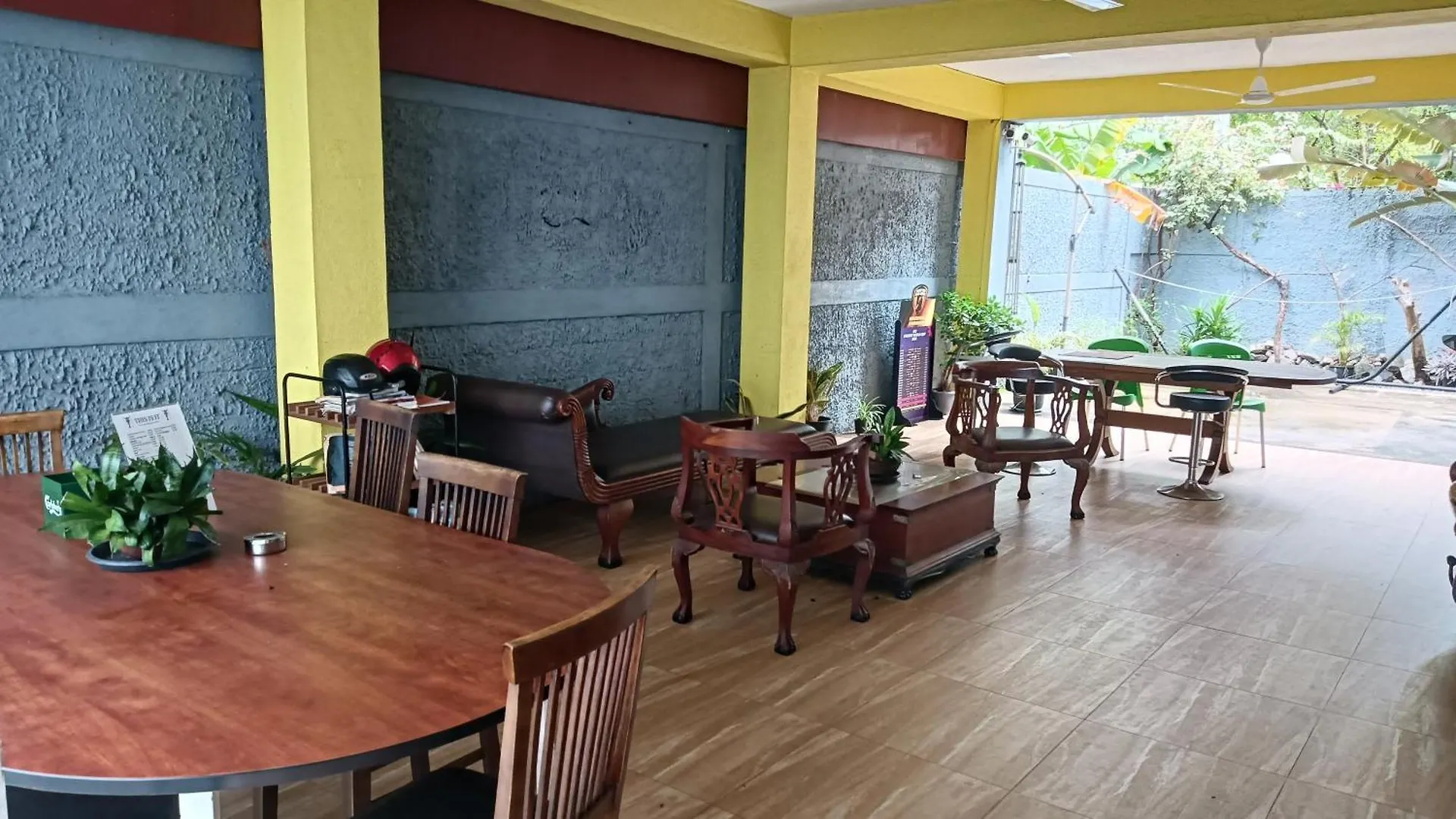 ** Guest house This Is It Airport Hotel And Restaurant Negombo Sri Lanka