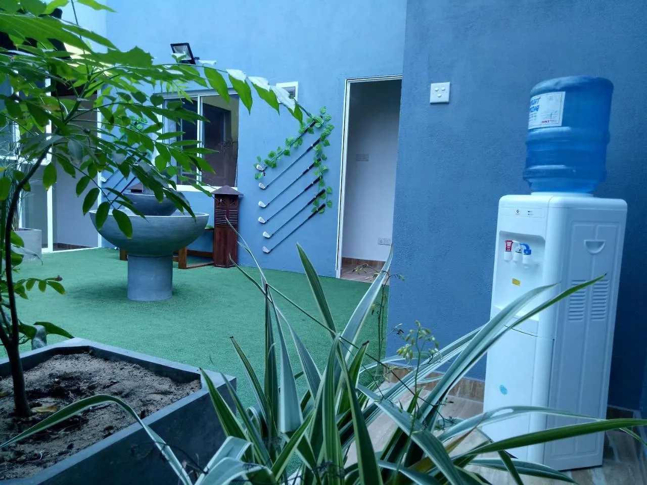 This Is It Airport Hotel And Restaurant Negombo 2*,