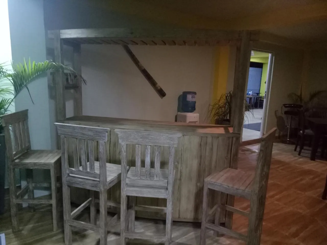 This Is It Airport Hotel And Restaurant Negombo Guest house