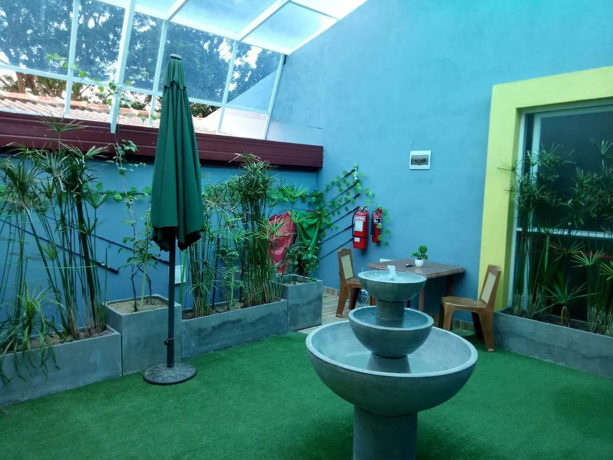 This Is It Airport Hotel And Restaurant Negombo