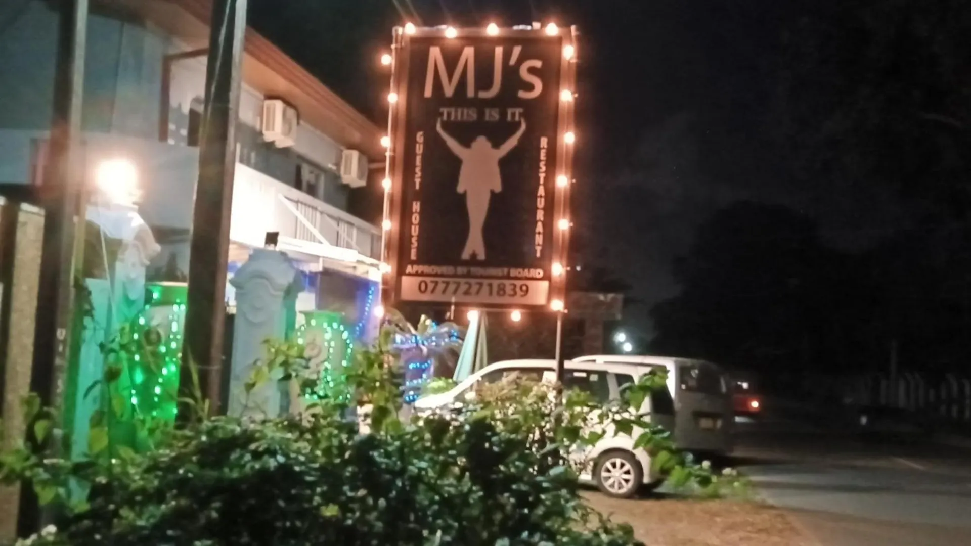 Guest house This Is It Airport Hotel And Restaurant Negombo