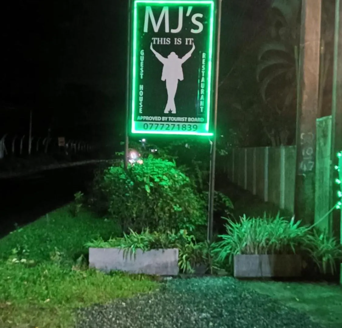 ** Guest house This Is It Airport Hotel And Restaurant Negombo Sri Lanka