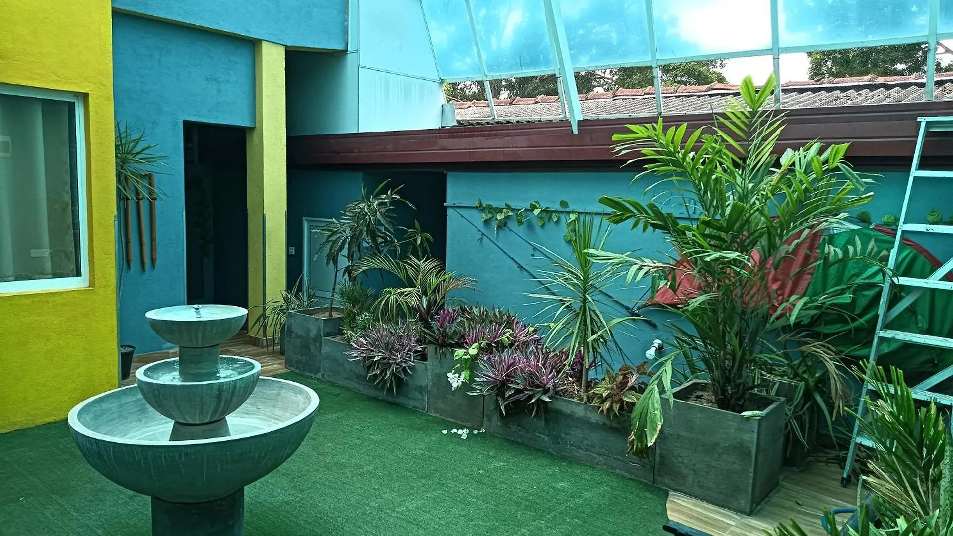 Guest house This Is It Airport Hotel And Restaurant Negombo