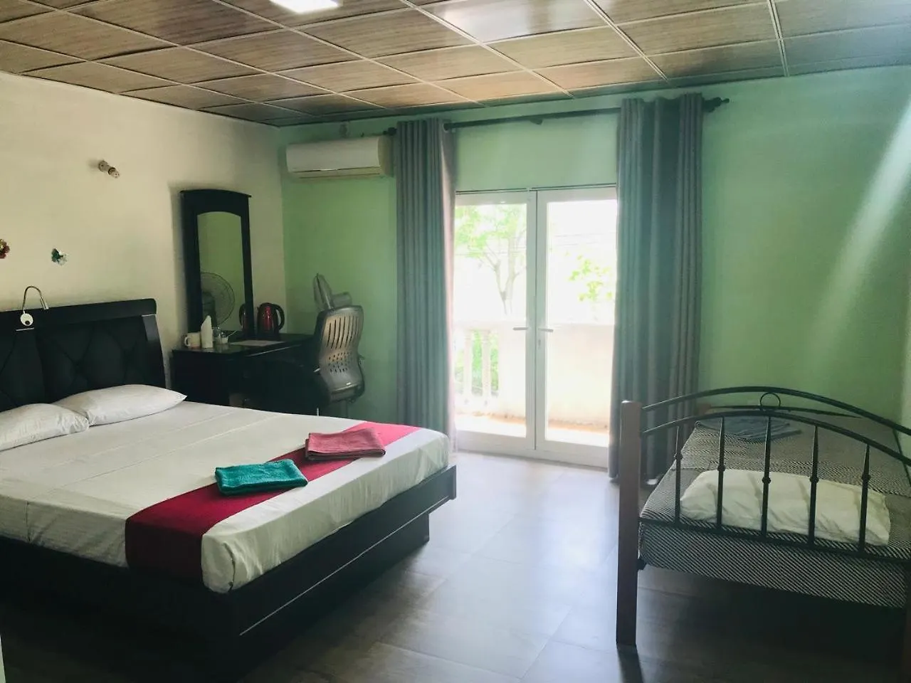 This Is It Airport Hotel And Restaurant Negombo Sri Lanka
