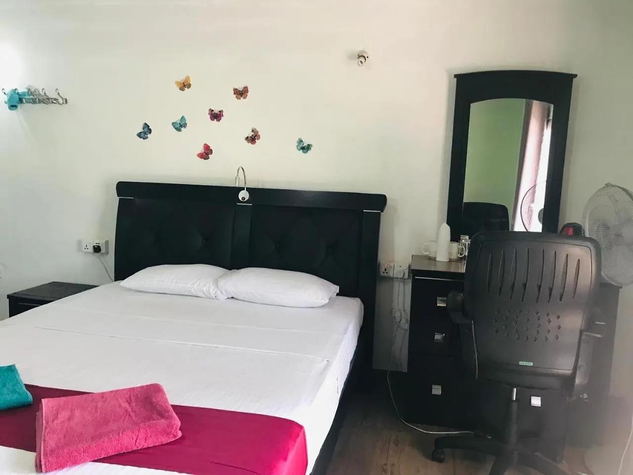 This Is It Airport Hotel And Restaurant Negombo 2*,